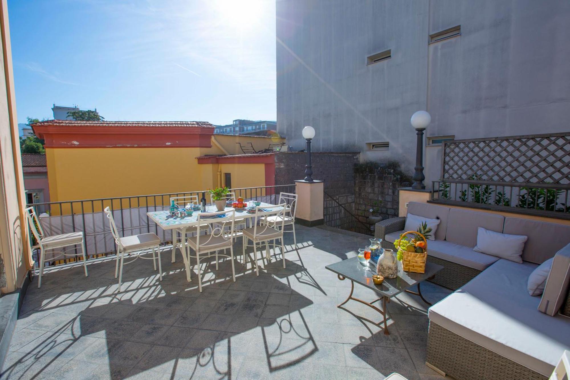 Amore Rentals - Appartamento Terrazza Tasso Sorrento Dış mekan fotoğraf