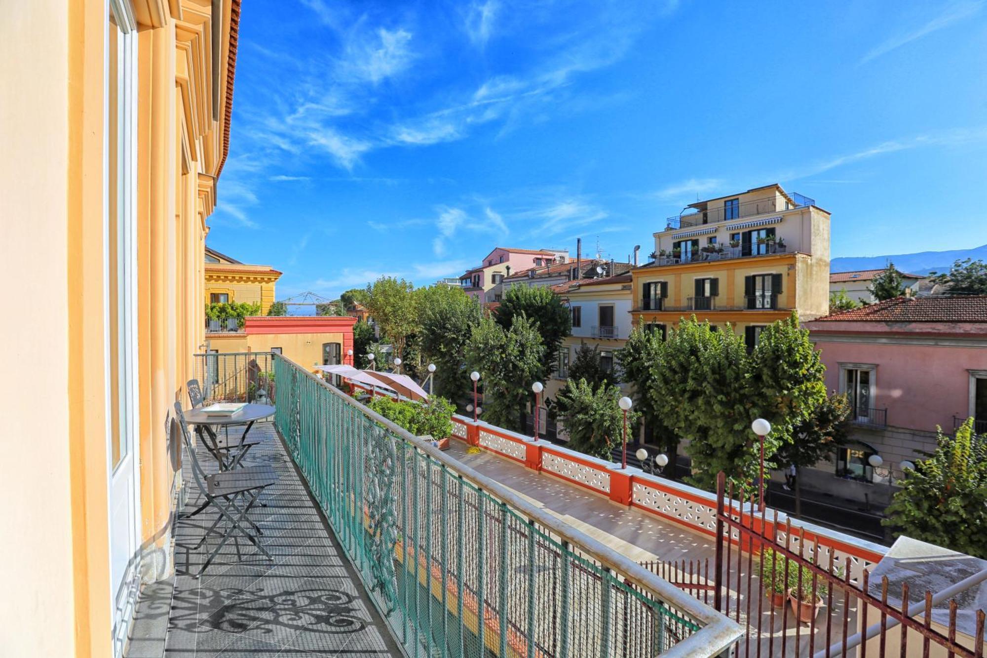 Amore Rentals - Appartamento Terrazza Tasso Sorrento Dış mekan fotoğraf